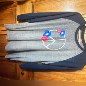 Peace sign length sleeve blouse